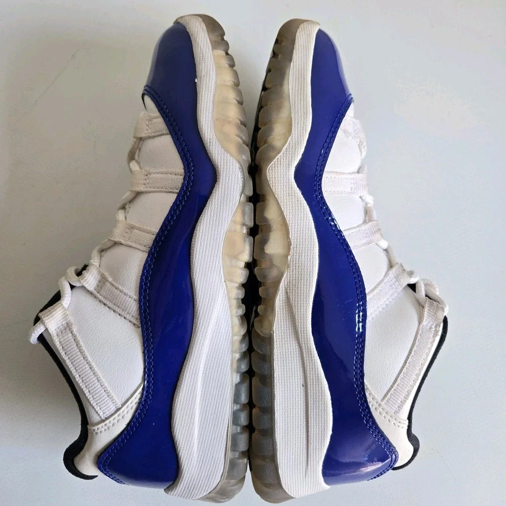 Nike Air Jordan 11 Low Retro White Blue Concord 580522-100 Boys Youth‎ Size 2Y